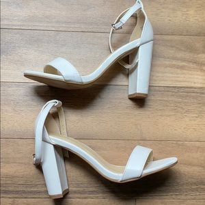 ANKLE STRAP HEEL